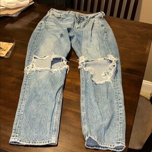 American Eagle Outfitters Light Blue Distressed Women Jeans strigid mom Jean
